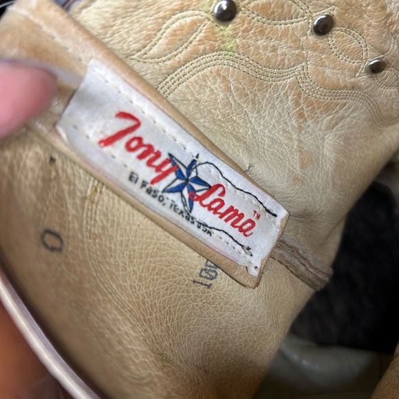 Vintage TONY LAMA Tan/Brown Leather Horse Hoof shaped Handbag w/ fur @ bottom. - Picture 7 of 15